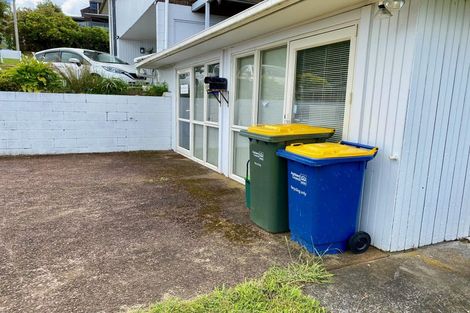 Photo of property in 451 Glenfield Road, Glenfield, Auckland, 0629