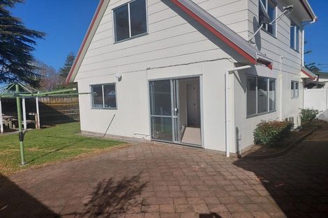 Photo of property in 3 Shepherds Road, Papakura, 2110