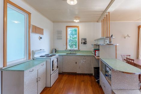 Photo of property in 15 Drake Street, Waikawa Beach, Manakau, 5573