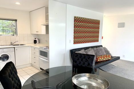 Photo of property in 2/15 Peterborough Street, Christchurch Central, Christchurch, 8013