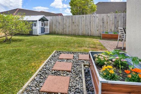 Photo of property in 1/96 Frank Nobilo Drive, Golflands, Auckland, 2013