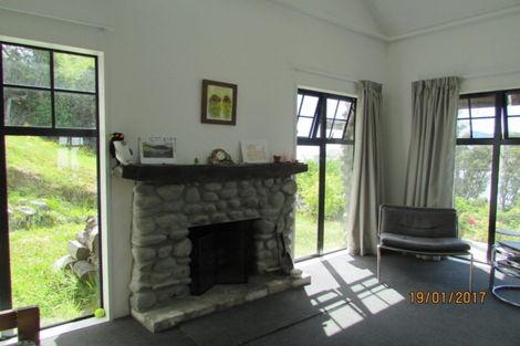 Photo of property in 140 Main Road, Allandale, Lyttelton, 8971