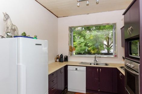 Photo of property in 166 Seaview Road, Westown, New Plymouth, 4310