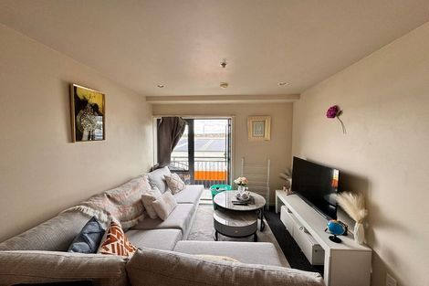 Photo of property in 3p/10 Crown Lynn Place, New Lynn, Auckland, 0600