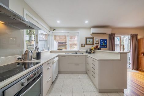 Photo of property in 20 Elmslie Road, Pinehaven, Upper Hutt, 5019