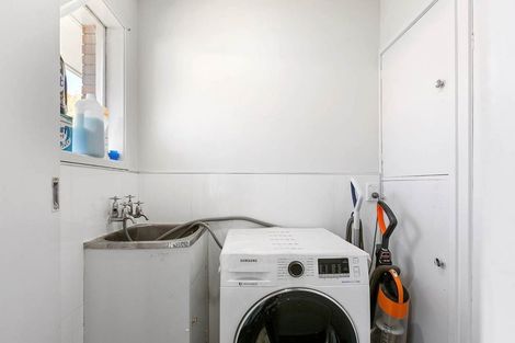 Photo of property in 2/2 Chevis Place, Pakuranga, Auckland, 2010