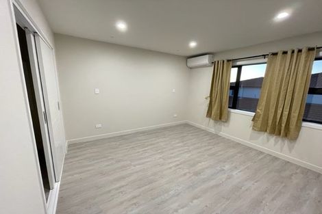Photo of property in 128b Hutchinsons Road, Bucklands Beach, Auckland, 2014
