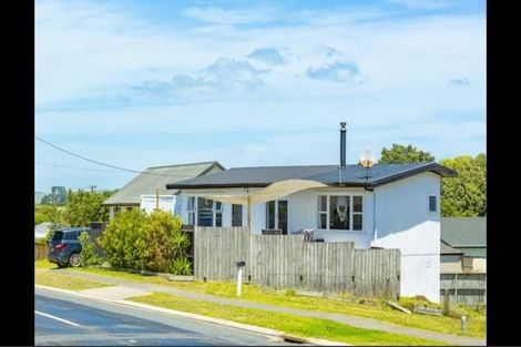 Photo of property in 126 Pukehina Parade, Pukehina, Te Puke, 3189