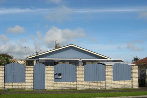 Photo of property in 9 Newbury Place, Waitara, 4320