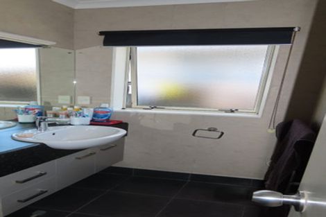 Photo of property in 19 Kelvin Road, Papakura, 2110