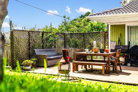 Photo of property in 30 Waimumu Road, Massey, Auckland, 0614