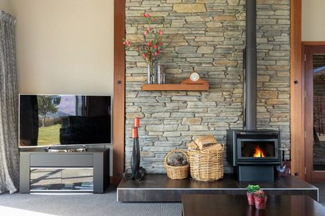 Photo of property in 19 Ridgecrest, Wanaka, 9305