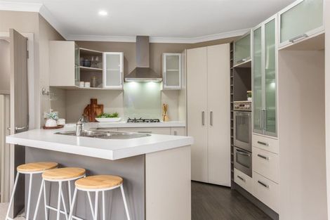 Photo of property in 5 Fiordland Place, Aotea, Porirua, 5024