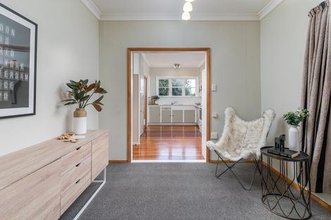 Photo of property in 75 Park Road, Carterton, 5713