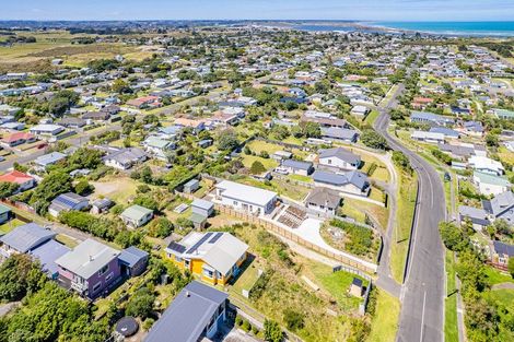 Photo of property in 62a Karaka Street, Castlecliff, Wanganui, 4501