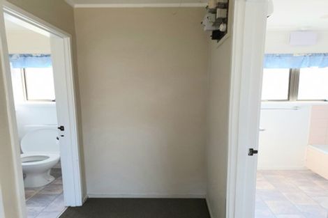 Photo of property in 38 Tree View Avenue, Glenfield, Auckland, 0629