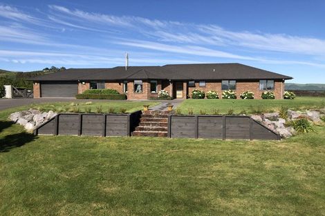 Photo of property in 71 Loch Views Road, Acacia Bay, Taupo, 3385