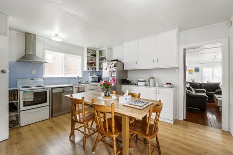 Photo of property in 8 Huxley Place, Glen Innes, Auckland, 1072