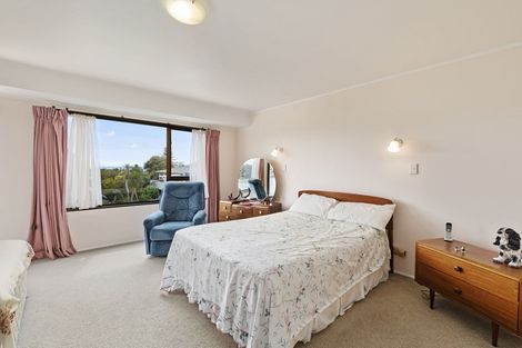 Photo of property in 2/21 Arran Road, Browns Bay, Auckland, 0630