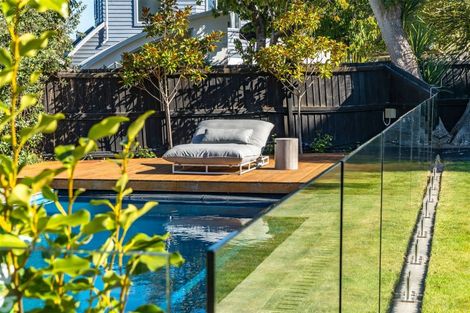 Photo of property in 9 Walnut Avenue, Strowan, Christchurch, 8052