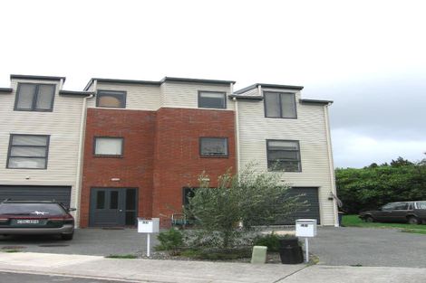 Photo of property in 48 Verdale Circle, Glen Eden, Auckland, 0602