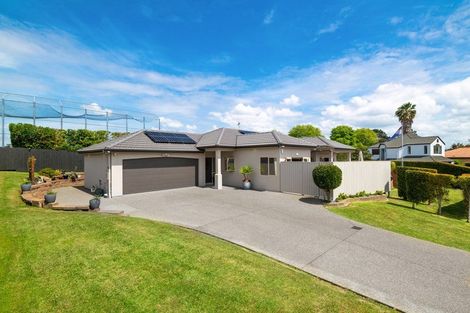 Photo of property in 8 Stonedge Lane, Rosedale, Auckland, 0632