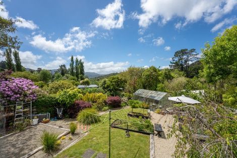 Photo of property in 33 Jocelyn Crescent, Pinehaven, Upper Hutt, 5019