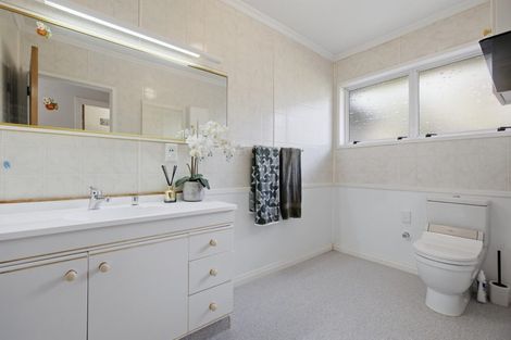 Photo of property in 34 Truby King Street, Merrilands, New Plymouth, 4312