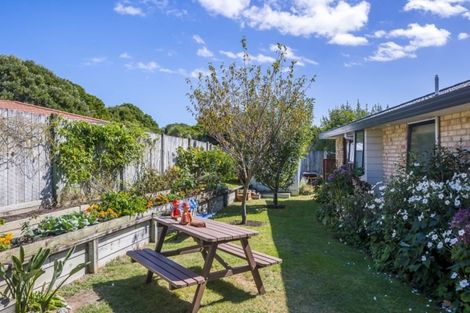 Photo of property in 142 Langdale Avenue, Paraparaumu, 5032