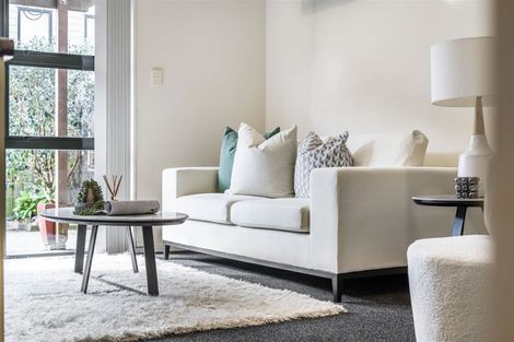 Photo of property in 4/15 Harbour View Road, Te Atatu Peninsula, Auckland, 0610