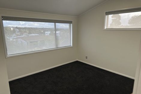 Photo of property in 2/6 Clare Place, Glenfield, Auckland, 0629