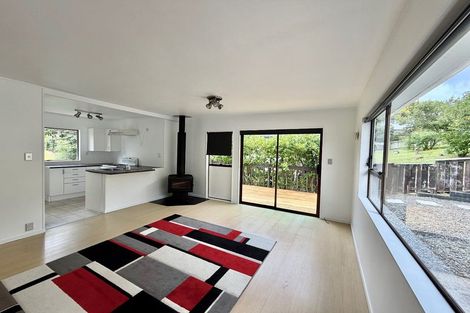 Photo of property in 2/10 Halder Place, Torbay, Auckland, 0632