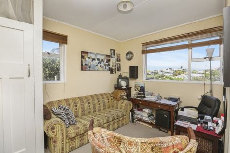 Photo of property in 6 Parris Street, Moturoa, New Plymouth, 4310