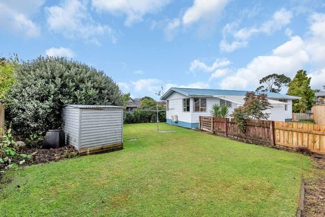 Photo of property in 10 Gannet Place, One Tree Point, 0118
