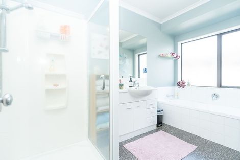 Photo of property in 16 Ravenscourt Place, Huntington, Hamilton, 3210