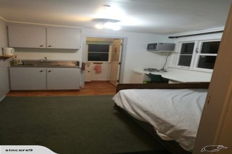 Photo of property in 104 Parkvale Road, Karori, Wellington, 6012