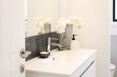 Photo of property in 1 Mangatainoka Lane, Awapuni, 4412