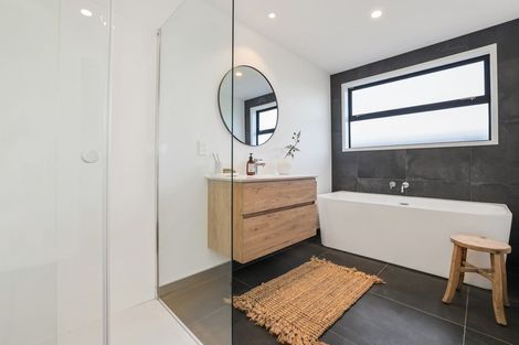 Photo of property in 4 Prospect Place, Western Heights, Hamilton, 3200