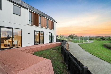 Photo of property in 28 Catalina Avenue, Rosehill, Papakura, 2113