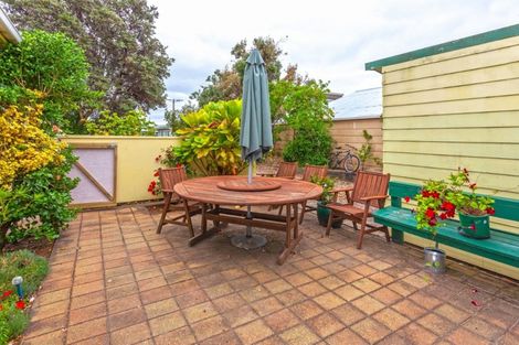 Photo of property in 216 Given Avenue, Whangamata, 3620
