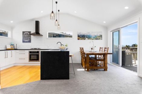 Photo of property in 2/19 Limmer Place, Browns Bay, Auckland, 0632