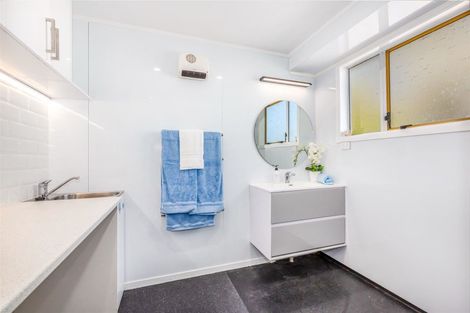 Photo of property in 42b Hicks Close, Whitby, Porirua, 5024