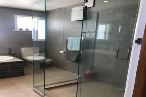 Photo of property in 30a Te Atatu Road, Te Atatu South, Auckland, 0610