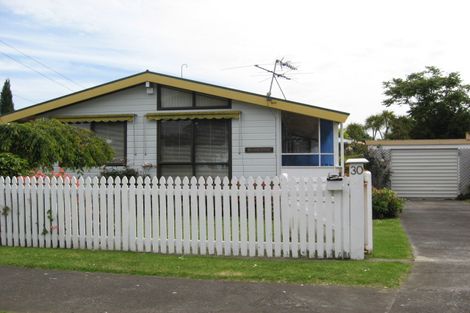 Photo of property in 2/30 Kiwi Esplanade, Mangere Bridge, Auckland, 2022