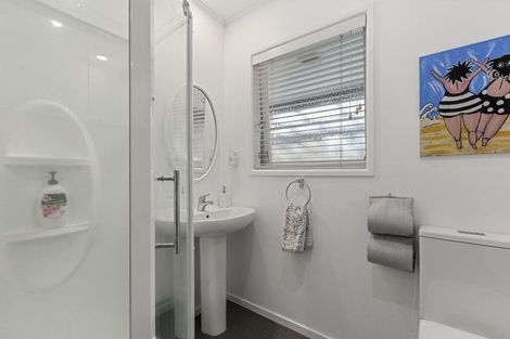 Photo of property in 5a Elizabeth Street, Orewa, 0931