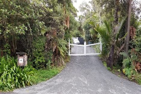 Photo of property in 48 Turanga Road, Henderson Valley, Auckland, 0612