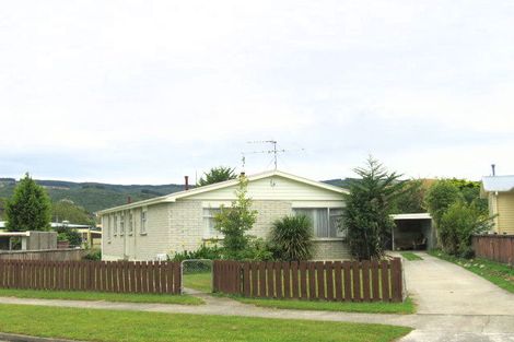 Photo of property in 16 Edelweiss Grove, Timberlea, Upper Hutt, 5018