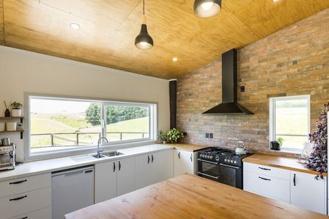 Photo of property in 34 Highland View Drive, Tokomaru, Palmerston North, 4474