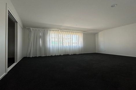 Photo of property in 3e Scanlen Terrace, Kelston, Auckland, 0602