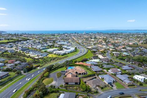 Photo of property in 115 Grand Drive, Orewa, 0931